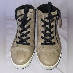 Cloud mens high top shoes